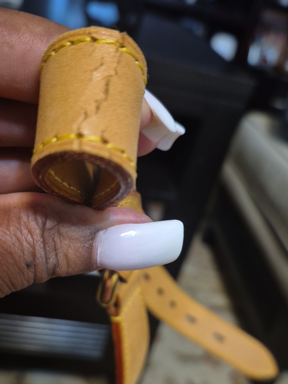 Louis Vuitton Tan Leather Strap with Gold Hardware - Picture 5 of 16